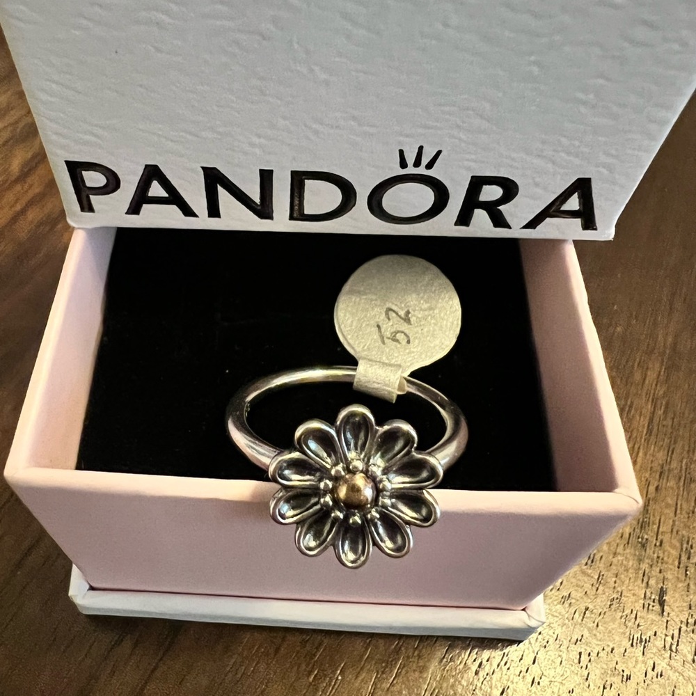 Pandora 14k gold and silver Oopsie Daisy Ring. Rare Retired Ring